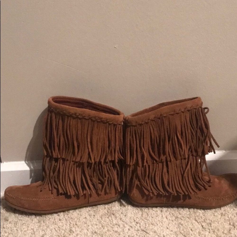 Minnetonka moccasins 7.5